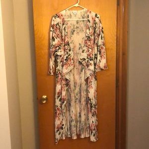 Size L Lularoe Shirley with ROSES 🌹